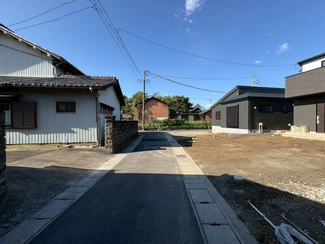 【商談中】リーブルガーデン　岐阜市敷島町８丁目第２　全２区画分譲の前面道路含む現地写真|■前面道路　■ヤマダ不動産　株式会社リライフ　
■夢のマイホーム購入をフルサポートします！