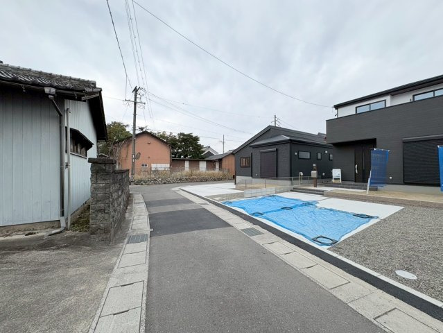 リーブルガーデン　岐阜市敷島町８丁目第２　全２区画分譲の前面道路含む現地写真|■前面道路　■ヤマダ不動産　株式会社リライフ　
■夢のマイホーム購入をフルサポートします！