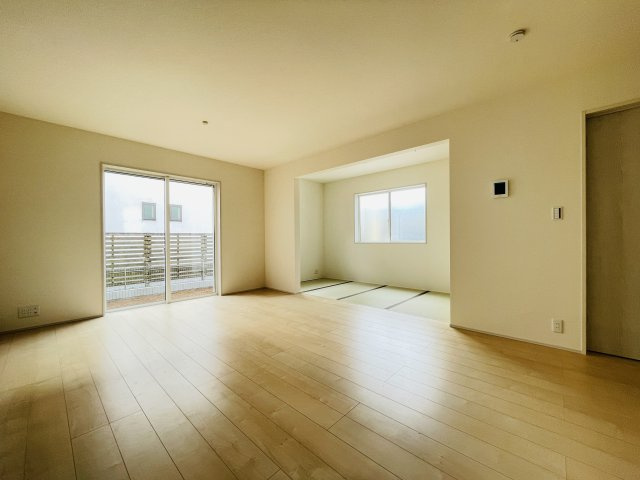 【居間・リビング】 | 熊谷市宮本町第２　Livele Garden.s　新築戸建　全２棟　2号棟