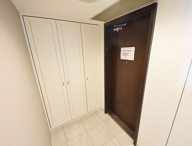 リバーポイントタワーの玄関