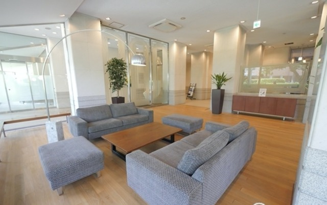 リバーポイントタワーのロビー