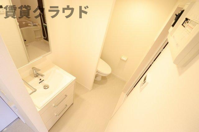 リブリ・シャルマンの洗面所|忙しい朝には欠かせない洗面所です