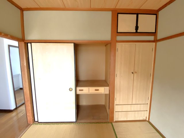 コスモ求名の収納