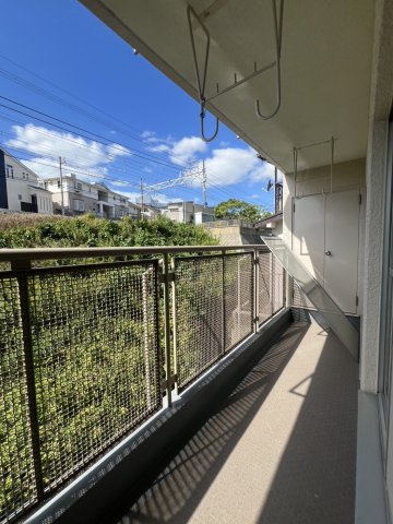 サンロイヤル霞ヶ丘のバルコニー