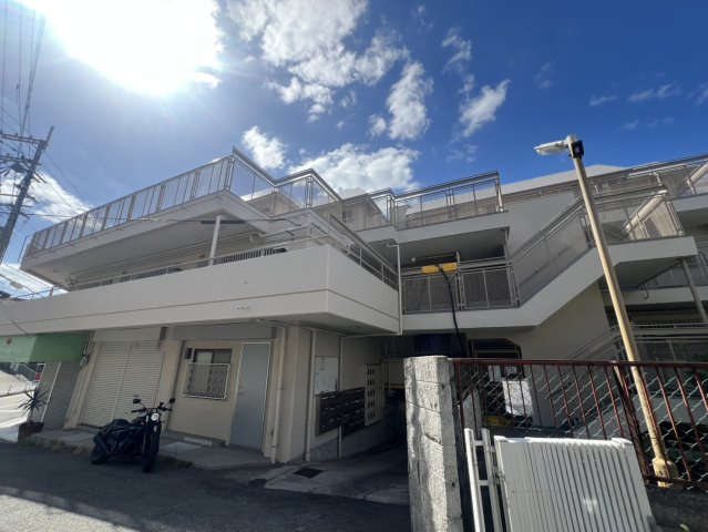 サンロイヤル霞ヶ丘の外観