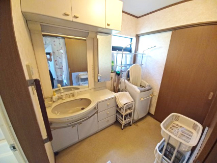 比企郡滑川町みなみ野 中古戸建の洗面所