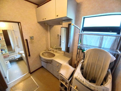 比企郡滑川町みなみ野 中古戸建の洗面所