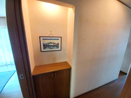 比企郡滑川町みなみ野 中古戸建の収納|１階 廊下収納