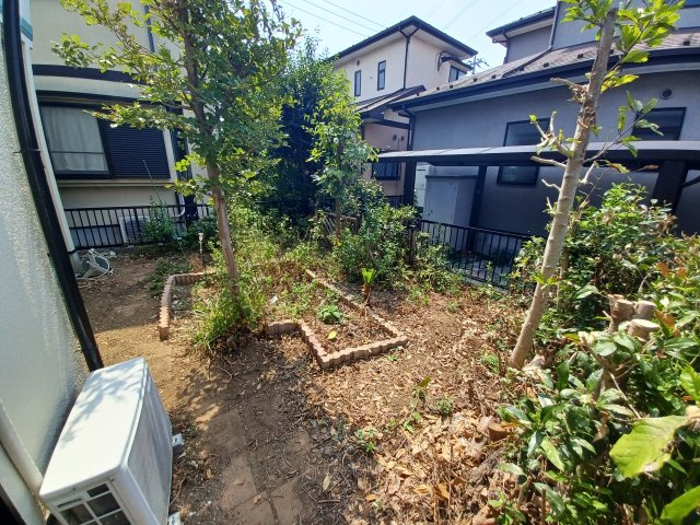 比企郡滑川町みなみ野 中古戸建の庭