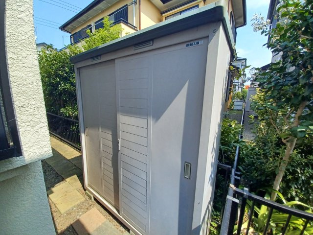 比企郡滑川町みなみ野 中古戸建の庭|物置き