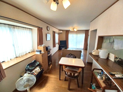 比企郡滑川町みなみ野 中古戸建の居間・リビング