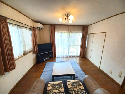 比企郡滑川町みなみ野 中古戸建の居間・リビング