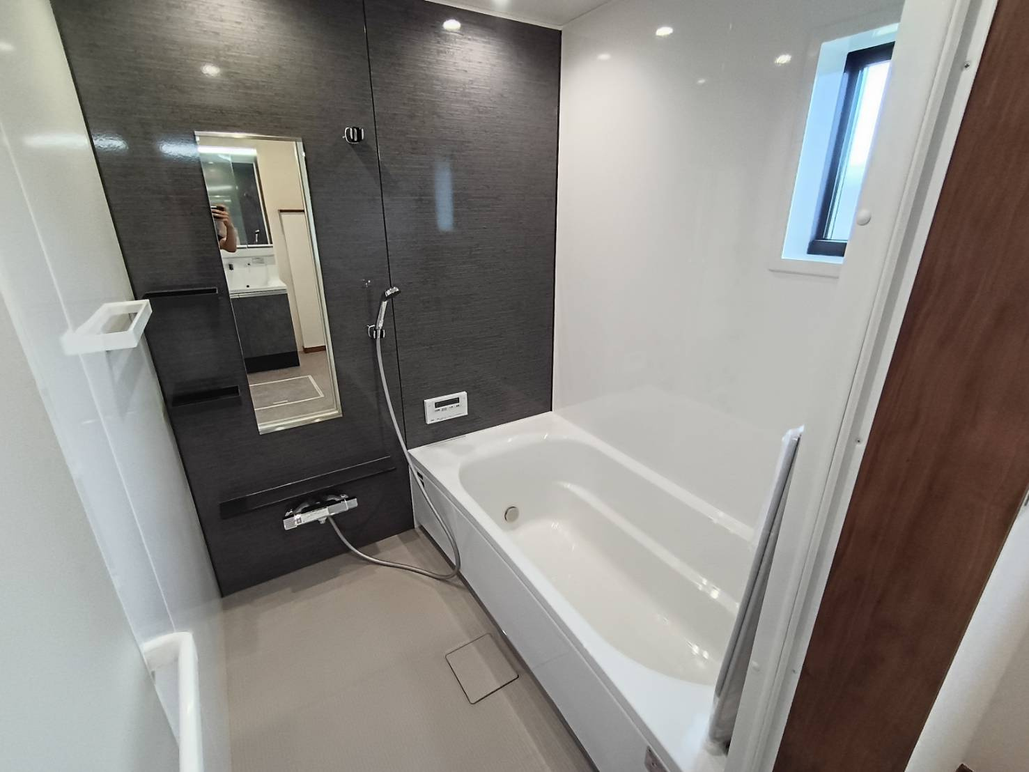 西条市喜多川　建売住宅　4号地の浴室