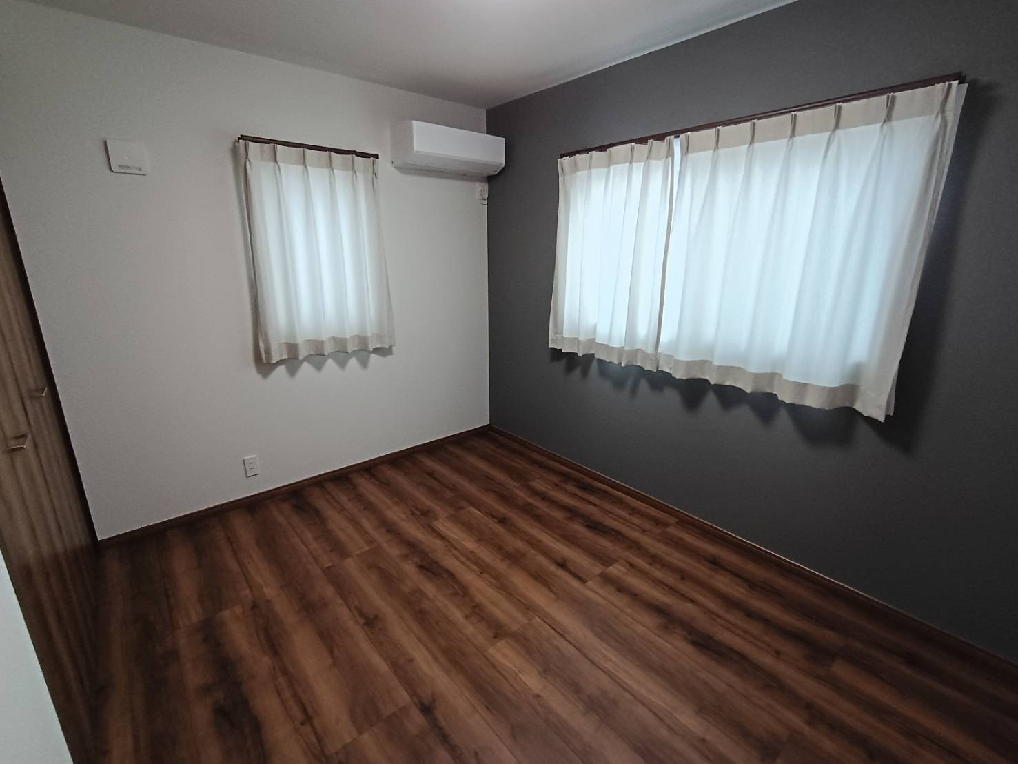 西条市喜多川　建売住宅　4号地の洋室