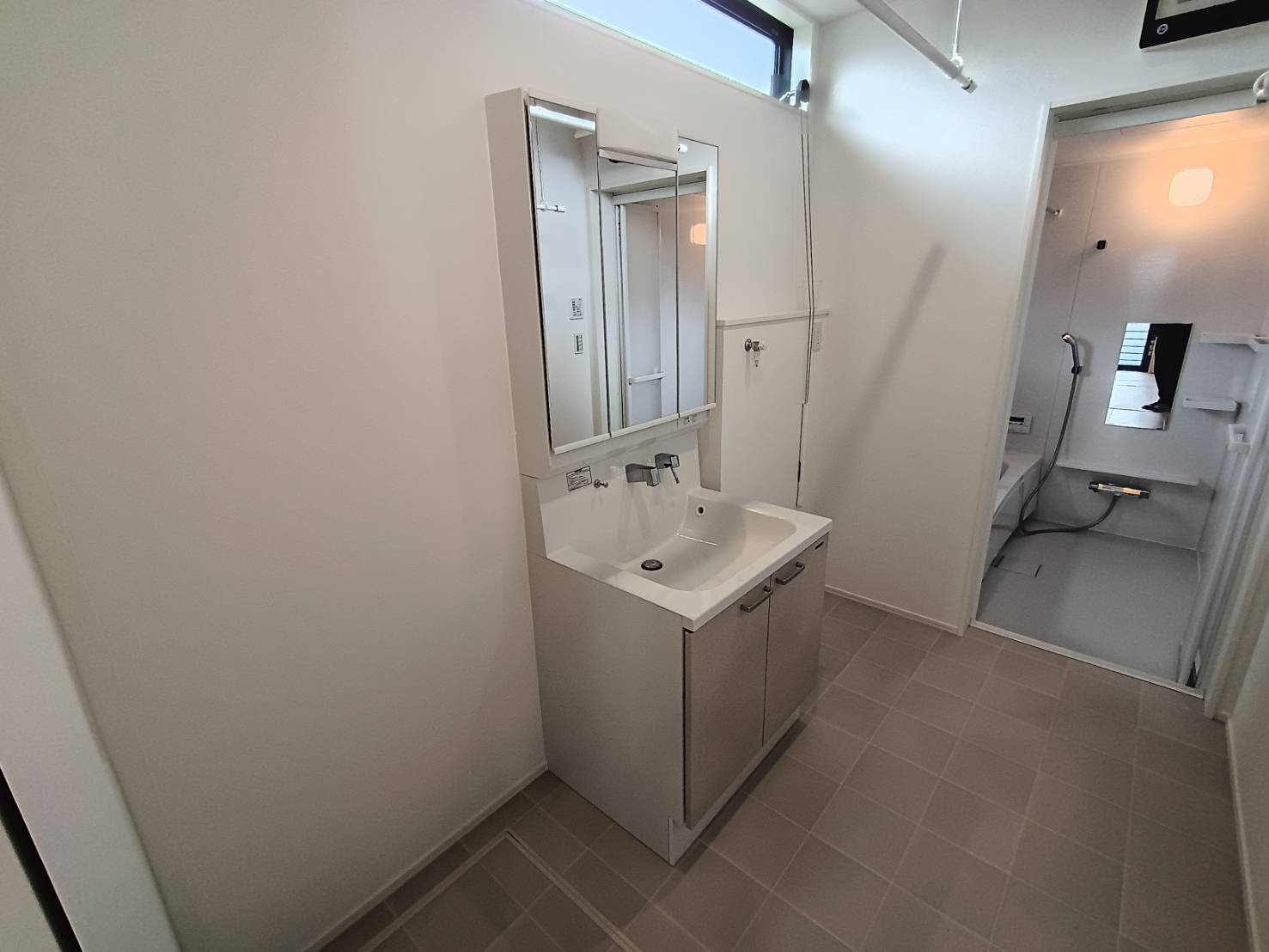 西条市喜多川　建売住宅　7号地のランドリースペース