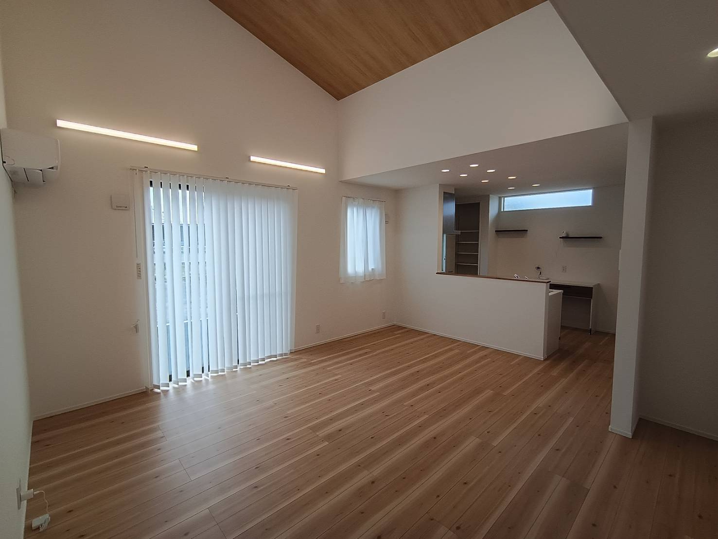 西条市喜多川　建売住宅　7号地の居間・リビング