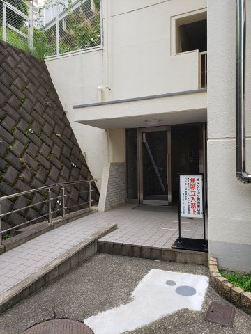 東急たなドエルリングA棟のエントランス