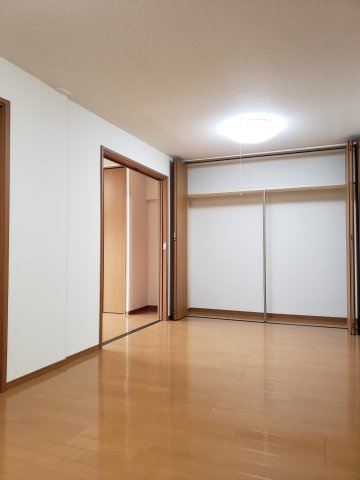 東急たなドエルリングA棟の居間・リビング