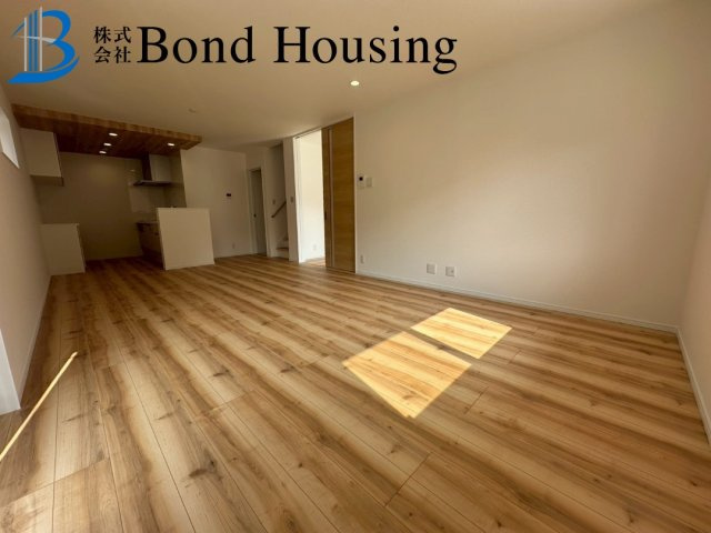 床暖房等設備充実　塩屋北町1丁目　新築2区画　2号地の居間・リビング