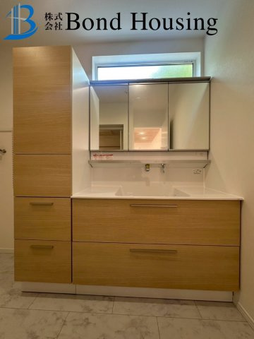 床暖房等設備充実　塩屋北町1丁目　新築2区画　2号地の独立洗面台