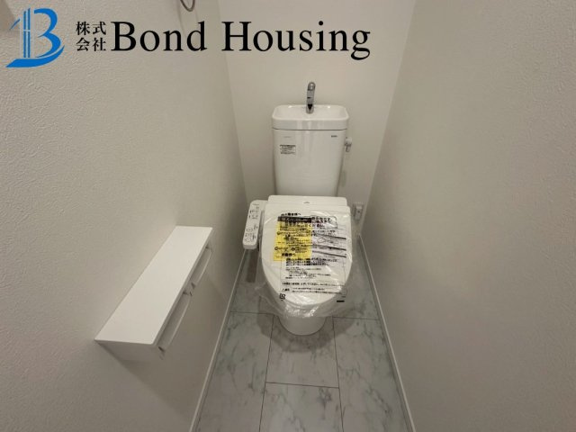 床暖房等設備充実　塩屋北町1丁目　新築2区画　2号地のトイレ