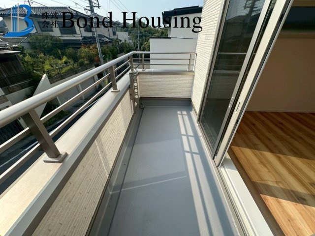 床暖房等設備充実　塩屋北町1丁目　新築2区画　2号地のバルコニー