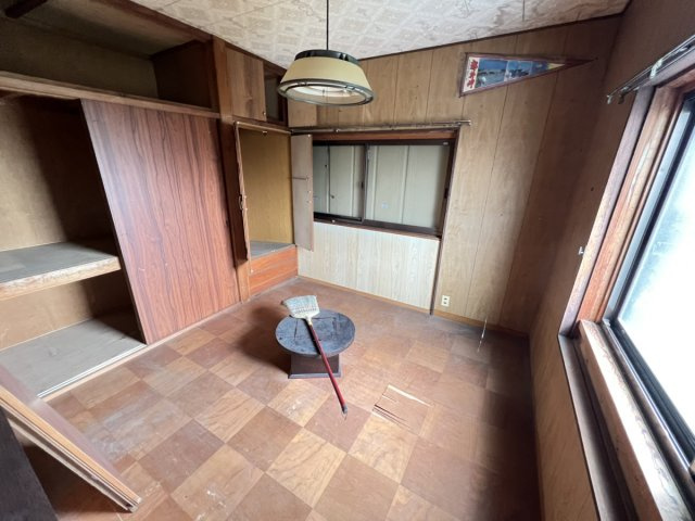 鏡町内田戸建ての洋室