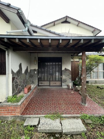 鏡町内田戸建ての玄関