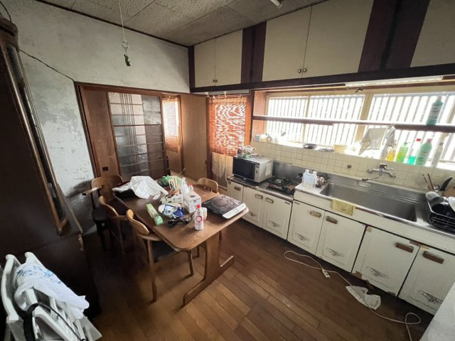 鏡町内田戸建てのキッチン