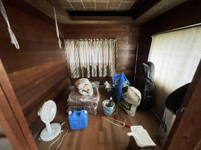 鏡町内田戸建ての洋室