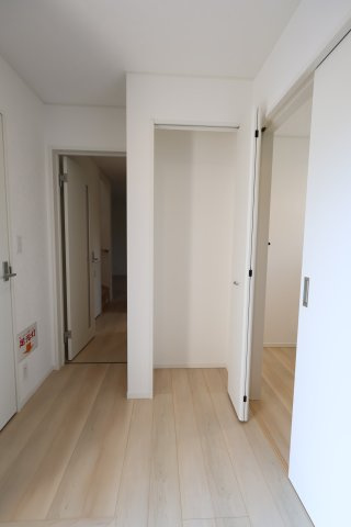 《仲介手数料無料》南区大字太田窪2917-5(2号棟)新築一戸建てクレイドルガーデンの収納|撮影日 2025年8月24日 14:00 晴れ