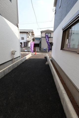 《仲介手数料無料》南区大字太田窪2917-5(2号棟)新築一戸建てクレイドルガーデンの駐車場|撮影日 2025年8月24日 14:00 晴れ