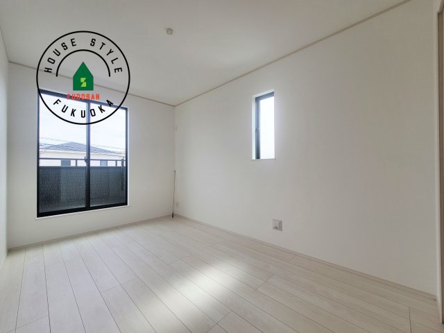 福岡市東区三苫6丁目第1-2棟（1号棟）の寝室|主寝室には収納力に優れたクローゼットがありますので、お部屋もすっきり片付きます。