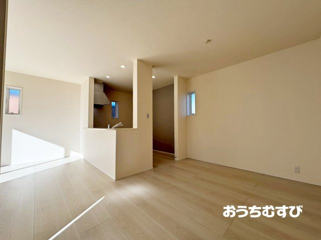 北区楠第2(全7棟)の前面道路含む現地写真