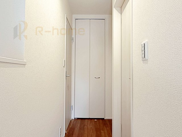 古河市鴻巣第6　新築戸建て　4号棟のその他|2階に使い勝手の良いストレージルーム！ホールから出入り可能な便利な空間♪