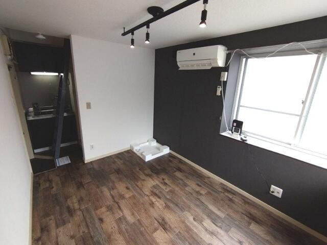 ＲｅＤＥＡＬ三鷹の洋室