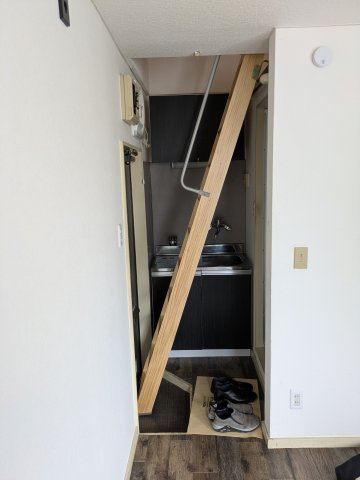 ＲｅＤＥＡＬ三鷹の玄関