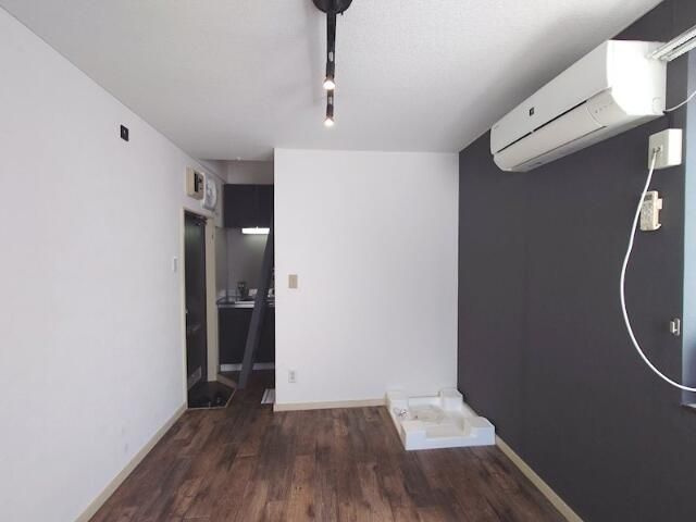 ＲｅＤＥＡＬ三鷹の洋室