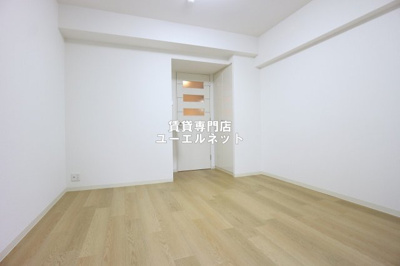 【寝室】 | アスリート江坂Ⅱ番館 | 明るく開放感のある居室で、自分だけのくつろぎ空間を。