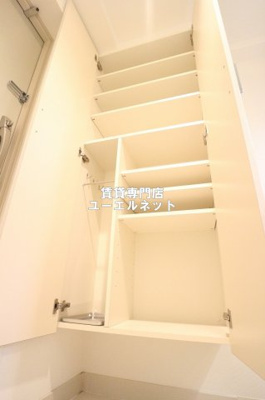 【設備】 | アスリート江坂Ⅱ番館 | 収納力たっぷりのシューズボックスで玄関すっきり！