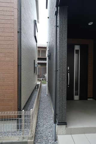 《仲介手数料無料》中央区新中里５丁目17-4(2号棟)新築一戸建てリナージュの外観|撮影日 2025年9月5日 16:40 曇り