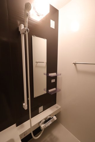 《仲介手数料無料》中央区新中里５丁目17-4(2号棟)新築一戸建てリナージュの浴室|撮影日 2025年9月5日 16:40 曇り