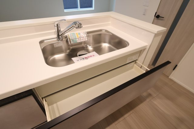 《仲介手数料無料》中央区新中里５丁目17-4(2号棟)新築一戸建てリナージュのキッチン|撮影日 2025年9月5日 16:40 曇り