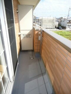 リベーラＡのバルコニー|外からの目が気にならないバルコニーで洗濯物が干せます