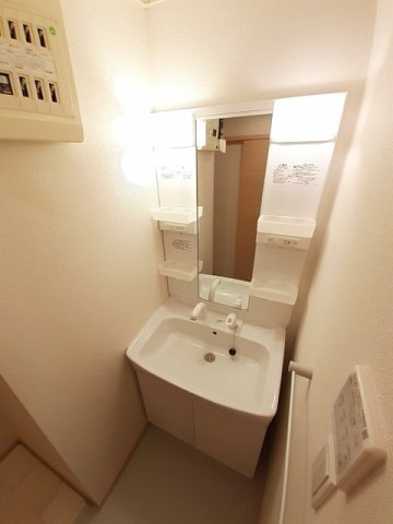 リベーラＡの洗面所|忙しい朝には欠かせない洗面所です