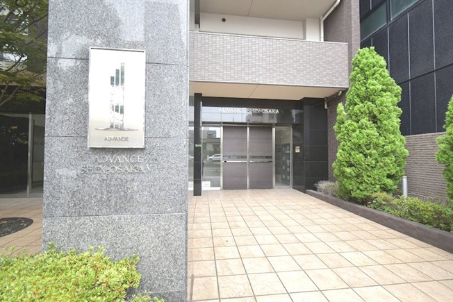 【エントランス】アドバンス新大阪Ⅴ
