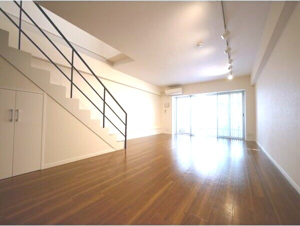 トランセット覚王山の居間・リビング|イメージ