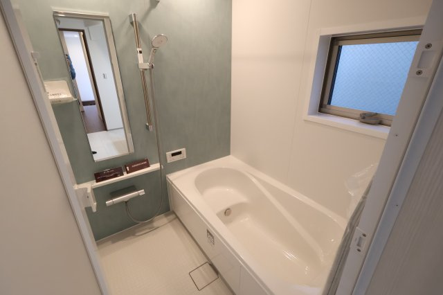 《仲介手数料無料》浦和区瀬ヶ崎４丁目22-10(全1戸)新築一戸建ての浴室|撮影日 2025年10月30日 15:40 晴れ