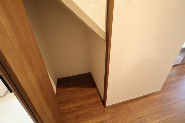 《仲介手数料無料》浦和区瀬ヶ崎４丁目22-10(全1戸)新築一戸建ての収納|撮影日 2025年10月30日 15:40 晴れ