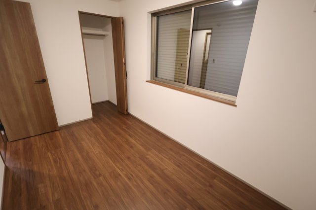 《仲介手数料無料》浦和区瀬ヶ崎４丁目22-10(全1戸)新築一戸建ての洋室|撮影日 2025年10月30日 15:40 晴れ